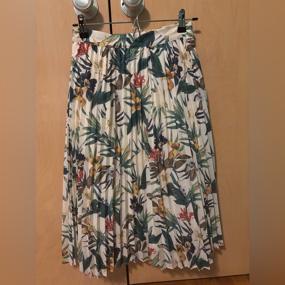 Gianni Bini Tropical Floral Midi Skirt